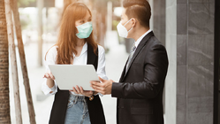 Nicht nur in Gesundheitsberufen ist eine Covid-19-Ansteckung sehr leicht möglich Nicht nur in Gesundheitsberufen ist eine Covid-19-Ansteckung sehr leicht möglich