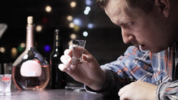Alkoholkranke Mitarbeiter: Warnsignale und Lösungsansätze für Praxisinhaber Alkoholkranke Mitarbeiter: Warnsignale und Lösungsansätze für Praxisinhaber