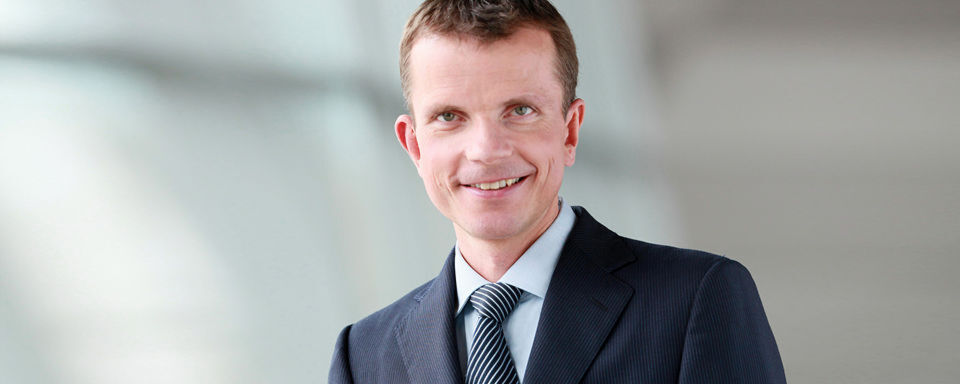 Uwe Ellinghaus ist Cadillac-Marketingchef. Im Gespräch mit »Automobil Industrie« erläutert er die nächsten Schritte der amerikanischen Automobilmarke. Uwe Ellinghaus ist Cadillac-Marketingchef. Im Gespräch mit »Automobil Industrie« erläutert er die nächsten Schritte der amerikanischen Automobilmarke.