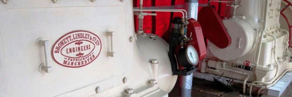 In Nottingham unterstützt Rheintacho das Papplewick-Pumpwerkmuseum bei der Sanierung einer Verbunddampflokomotive und saniert die Drehzahlmesser in historischer Optik. In Nottingham unterstützt Rheintacho das Papplewick-Pumpwerkmuseum bei der Sanierung einer Verbunddampflokomotive und saniert die Drehzahlmesser in historischer Optik.