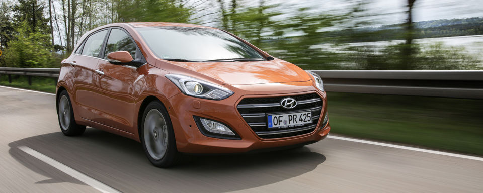 Hyundai hat seinem Erfolgsmodell i30 ein Facelift spendiert. Wir fuhren das Modell mit 100kW/136 PS und Sieben-Gang-Doppelkupplungsgetriebe. Hyundai hat seinem Erfolgsmodell i30 ein Facelift spendiert. Wir fuhren das Modell mit 100kW/136 PS und Sieben-Gang-Doppelkupplungsgetriebe.