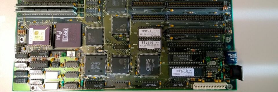 Das erste Exponat unseres virtuellen Hardware-Museums ist ein 25 Jahre als Intel 80386 nebst Coprozessor und Mainboard. Das erste Exponat unseres virtuellen Hardware-Museums ist ein 25 Jahre als Intel 80386 nebst Coprozessor und Mainboard.