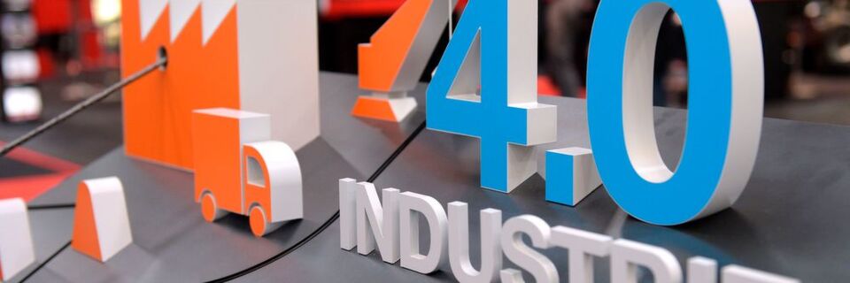 Industrie 4.0 ist die Basis zum Aufbau innovativer Logistik-4.0-Systeme. Industrie 4.0 ist die Basis zum Aufbau innovativer Logistik-4.0-Systeme.
