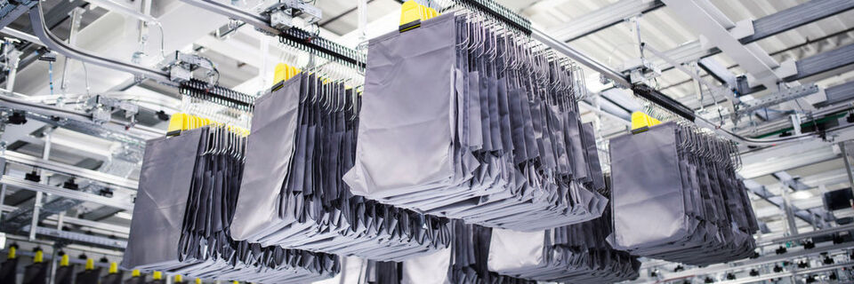 Das Taschensortersystem ist gut für die Retourenbearbeitung im E-Commerce geeignet. Das Taschensortersystem ist gut für die Retourenbearbeitung im E-Commerce geeignet.