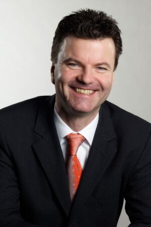 „Bei Datenverlust kann der Restore Stunden oder sogar Tage dauern. Als Lösung bieten sich hier Cloud Storage Gateways an, die den Datentransfer der Backup-Daten zum Cloud-Provider übernehmen.“ Herbert Bild, Solutions Marketing Manager, Netapp. „Bei Datenverlust kann der Restore Stunden oder sogar Tage dauern. Als Lösung bieten sich hier Cloud Storage Gateways an, die den Datentransfer der Backup-Daten zum Cloud-Provider übernehmen.“ Herbert Bild, Solutions Marketing Manager, Netapp.