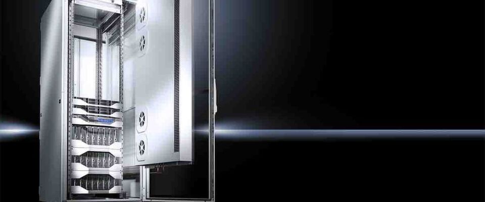Das Rittal-Produkt LCU DX bietet als Split-Kühlgerät eine kältemittelbasierende Schrankkühlung und ist in den Leistungsklassen bis 3 und bis 6,5 kW lieferbar. Das Rittal-Produkt LCU DX bietet als Split-Kühlgerät eine kältemittelbasierende Schrankkühlung und ist in den Leistungsklassen bis 3 und bis 6,5 kW lieferbar.