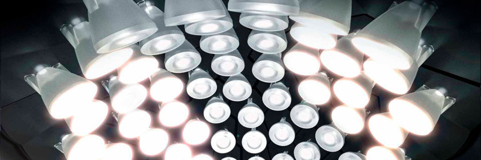 Cloud-Lösungen sind für die Osram Licht AG mehr als nur kurzes Mittel zum Zweck, sondern eine „kluge und sichere“ Entscheidung für die Zukunft. Cloud-Lösungen sind für die Osram Licht AG mehr als nur kurzes Mittel zum Zweck, sondern eine „kluge und sichere“ Entscheidung für die Zukunft.