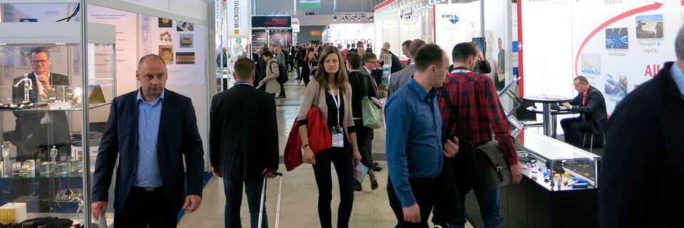 2016 waren die Hallen der Medtec Europe stärker frequentiert als im vergangenen Jahr. Fast 7.000 Besucher hat der Veranstalter an den drei Messetagen gezählt – eine Steigerung um knapp 10 Prozent. 2016 waren die Hallen der Medtec Europe stärker frequentiert als im vergangenen Jahr. Fast 7.000 Besucher hat der Veranstalter an den drei Messetagen gezählt – eine Steigerung um knapp 10 Prozent.