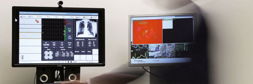 Der Proxemic-Monitor ist an einen PC und dieser an die Datenbank angeschlossen, in der alle Vitaldaten der Patienten der Intensivstation zusammenlaufen Der Proxemic-Monitor ist an einen PC und dieser an die Datenbank angeschlossen, in der alle Vitaldaten der Patienten der Intensivstation zusammenlaufen