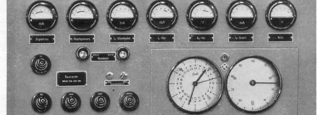 Die Quarzuhr CFQ wurde von Dr. Rohde und Dr. Schwarz zu Zeiten des „Physikalisch-Technischen Entwicklungslabors“ im Jahr 1938 entwickelt. Die Quarzuhr CFQ wurde von Dr. Rohde und Dr. Schwarz zu Zeiten des „Physikalisch-Technischen Entwicklungslabors“ im Jahr 1938 entwickelt.