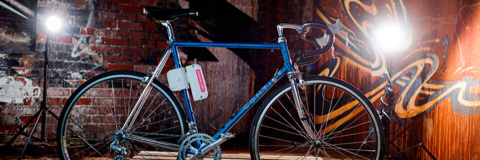 Ein Antrieb für jedes Fahrrad: Semcon entwickelt einen Elektroantrieb, der sich einfach und günstig montieren lassen soll. Interessierte müssen sich allerdings noch eine ganze Weile gedulden, bisher ist der Prototyp nicht auf dem Markt erhältlich. Ein Antrieb für jedes Fahrrad: Semcon entwickelt einen Elektroantrieb, der sich einfach und günstig montieren lassen soll. Interessierte müssen sich allerdings noch eine ganze Weile gedulden, bisher ist der Prototyp nicht auf dem Markt erhältlich.