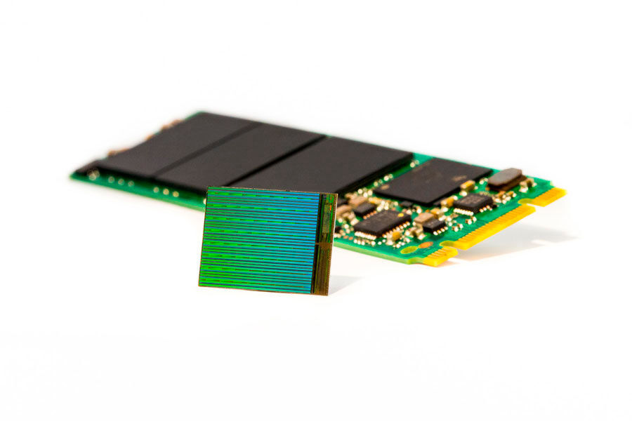 Noch ist die Flash-Technik verbesserungsfähig. Die Produktions- und Kostengrenzen von 3D-Flash sind derzeit nicht absehbar. Noch ist die Flash-Technik verbesserungsfähig. Die Produktions- und Kostengrenzen von 3D-Flash sind derzeit nicht absehbar.