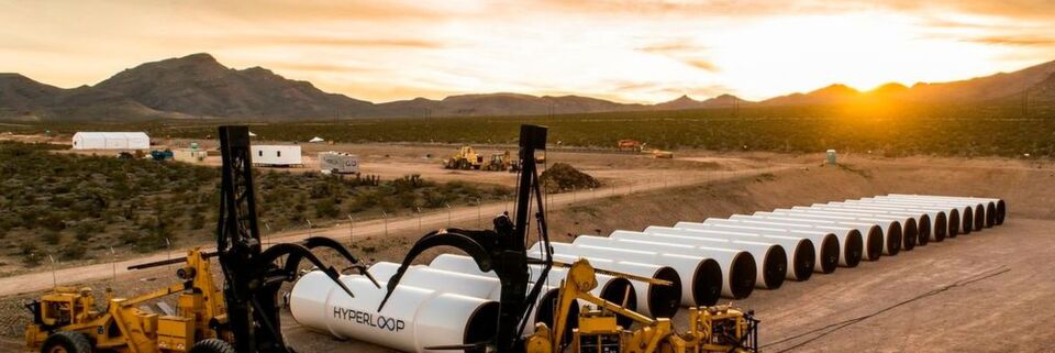 Das Projekt Hyperloop One soll das neue Fortbewegungsmittel der Zukunft sein: Durch große Röhren sollen in Zukunft Menschen in atemberaubender Geschwindigkeit entlanggleiten. Das Projekt Hyperloop One soll das neue Fortbewegungsmittel der Zukunft sein: Durch große Röhren sollen in Zukunft Menschen in atemberaubender Geschwindigkeit entlanggleiten.