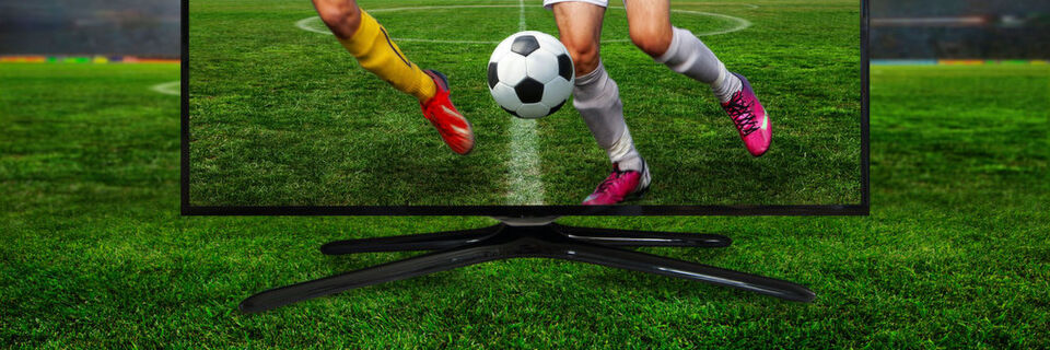 Fernseher, Beamer und Smartphone sollten rechtzeitig auf die Fußball-EM vorbereitet werden. Fernseher, Beamer und Smartphone sollten rechtzeitig auf die Fußball-EM vorbereitet werden.