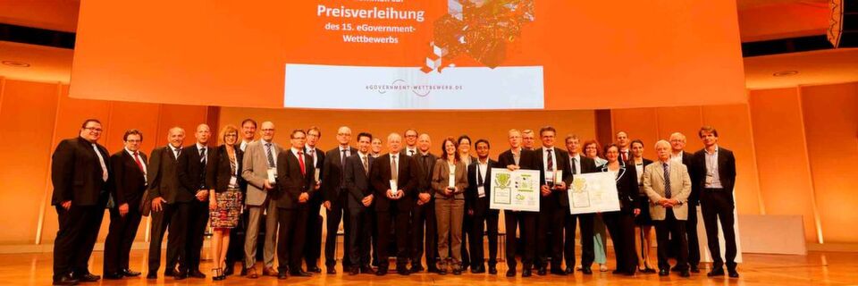 Gewinner und Jury des eGovernment-Wettbewerbs 2016 Gewinner und Jury des eGovernment-Wettbewerbs 2016