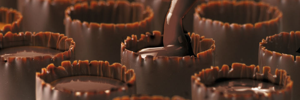 Barry Callebaut will eine nachhaltigere Lieferkette bei Kakaobohnen verwirklichen. Bislang beteiligen sich laut SAP bereits 65.000 Kakao-Kleinbauern in der Elfenbeinküste an der Initiative. Barry Callebaut will eine nachhaltigere Lieferkette bei Kakaobohnen verwirklichen. Bislang beteiligen sich laut SAP bereits 65.000 Kakao-Kleinbauern in der Elfenbeinküste an der Initiative.
