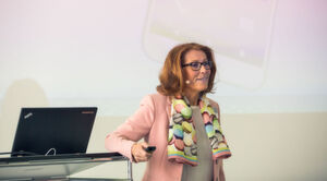 Sympathischer kann ein Markengesicht nicht sein: Sabine Herold, Inhaberin und Geschäftsführerin von DELO. Sympathischer kann ein Markengesicht nicht sein: Sabine Herold, Inhaberin und Geschäftsführerin von DELO.
