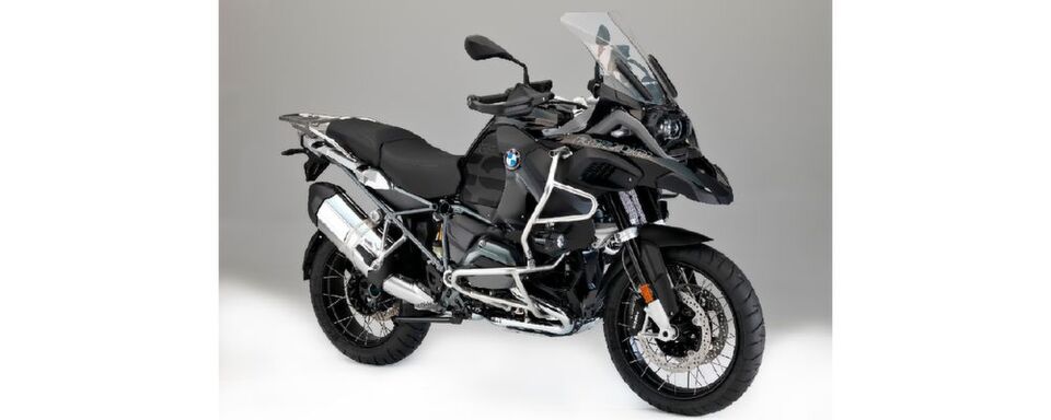 Neu: das Sondermodell R 1200 GS Adventure „Triple Black“. Neu: das Sondermodell R 1200 GS Adventure „Triple Black“.