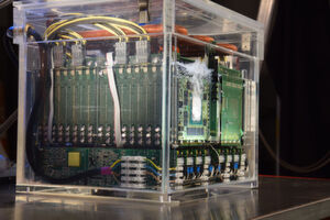 DEEP GreenICE Booster kommt mit innovativer Kühlmethode: Immersion Cooling mit Novec Flüssigkeit. DEEP GreenICE Booster kommt mit innovativer Kühlmethode: Immersion Cooling mit Novec Flüssigkeit.