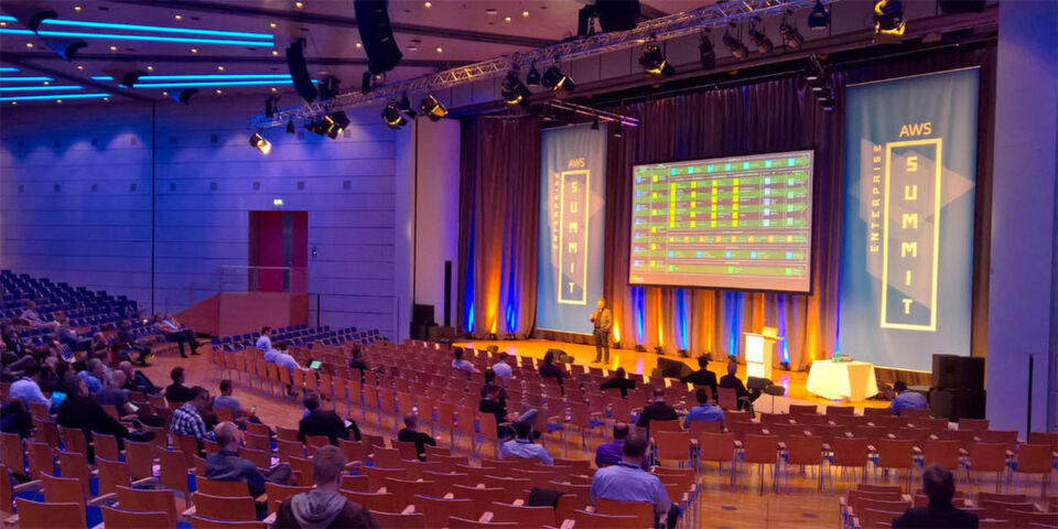 AWS Enterprise Summit 2016 in Frankfurt: Kaum überlaufen war der Vortrags-Track zum Thema Sicherheit - ein Indiz dafür, dass Sicherheitsbedenken nicht mehr das beherrschende Thema unter AWS-Anwendern ist. AWS Enterprise Summit 2016 in Frankfurt: Kaum überlaufen war der Vortrags-Track zum Thema Sicherheit - ein Indiz dafür, dass Sicherheitsbedenken nicht mehr das beherrschende Thema unter AWS-Anwendern ist.