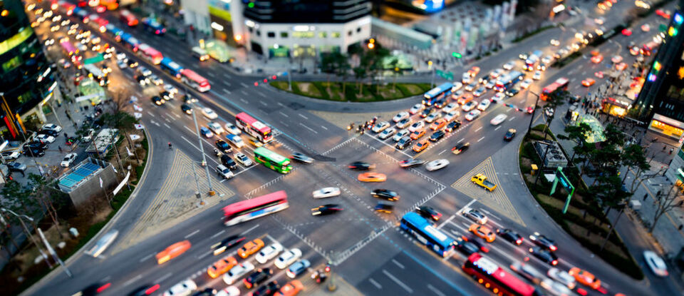 Unerwartete Traffic-Spitzen sind nicht nur im Straßenverkehr sehr unangenehm. Unerwartete Traffic-Spitzen sind nicht nur im Straßenverkehr sehr unangenehm.