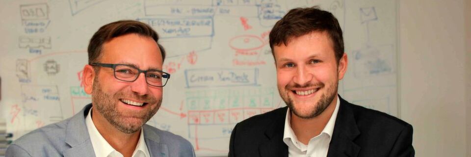 Mehr Transparenz durch offene Daten: IT-Leiter Stefan Domanske (links) und Projektleiter Hendrik Lampe vom Landkreis Lüneburg haben bereits über 100 Datensätze im Open-Data-Portal veröffentlicht. Mehr Transparenz durch offene Daten: IT-Leiter Stefan Domanske (links) und Projektleiter Hendrik Lampe vom Landkreis Lüneburg haben bereits über 100 Datensätze im Open-Data-Portal veröffentlicht.