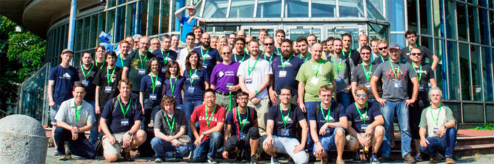 Gruppenbild: Die Teilnehmer der ownCloud Contributor Conference vor der TU Berlin. Gruppenbild: Die Teilnehmer der ownCloud Contributor Conference vor der TU Berlin.