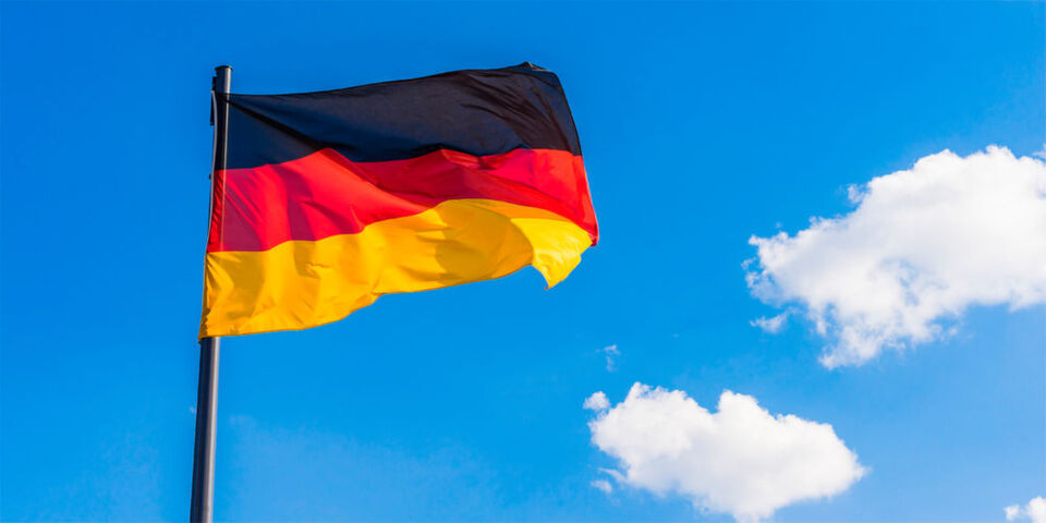 Unter dem Namen Azure Deutschland stehen Infrastruktur-, Plattform- und IoT-Dienste der Microsoft Cloud-Plattform Azure ab sofort auch aus deutschen Rechenzentren in Frankfurt/Main und Magdeburg zur Verfügung. Unter dem Namen Azure Deutschland stehen Infrastruktur-, Plattform- und IoT-Dienste der Microsoft Cloud-Plattform Azure ab sofort auch aus deutschen Rechenzentren in Frankfurt/Main und Magdeburg zur Verfügung.