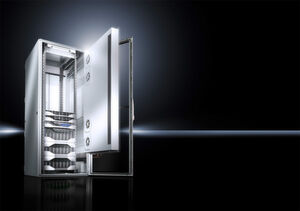 Das Funktionsprinzip einer DX-Kältemaschine findet sich auch in Kühlschränken und Gefriertruhen wieder; DX steht für Direct Expension. Das Funktionsprinzip einer DX-Kältemaschine findet sich auch in Kühlschränken und Gefriertruhen wieder; DX steht für Direct Expension.
