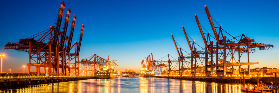 Für Sicherheit, Orchestrierung und Management von Containern braucht es mehr als Docker – sagt Red Hat und empfiehlt die eigene Managementlösung CloudForms. Für Sicherheit, Orchestrierung und Management von Containern braucht es mehr als Docker – sagt Red Hat und empfiehlt die eigene Managementlösung CloudForms.
