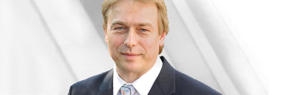 Lanos-Geschäftsführer Hans-Jürgen Fockels Erfolgsformel für moderne, flexible und agile IT-Infrastrukturen der Industrie 4.0: „Verantwortung abgeben und gleichzeitig die volle Kontrolle behalten“. Lanos-Geschäftsführer Hans-Jürgen Fockels Erfolgsformel für moderne, flexible und agile IT-Infrastrukturen der Industrie 4.0: „Verantwortung abgeben und gleichzeitig die volle Kontrolle behalten“.