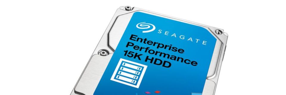 Die mit maximal 315 MB/s derzeit schnellste Server-Festplatte: Enterprise Performance 15K HDD von Seagate mit 12k-SAS-Interface und bis zu 900 GB Kapazität. Die mit maximal 315 MB/s derzeit schnellste Server-Festplatte: Enterprise Performance 15K HDD von Seagate mit 12k-SAS-Interface und bis zu 900 GB Kapazität.