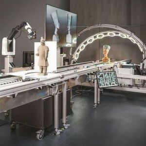 Mit ihrer voll automatisierten 3D-Scanstraße CultLab3D (großes Bild) haben die Forscher am Fraunhofer IGD bereits die Lösung für die Massen-Digitalisierung von Museumsexponaten geschaffen. Mit ihrer voll automatisierten 3D-Scanstraße CultLab3D (großes Bild) haben die Forscher am Fraunhofer IGD bereits die Lösung für die Massen-Digitalisierung von Museumsexponaten geschaffen.