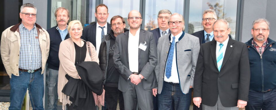 Der in Dachau am 12. November frisch gewählte BIV-Vorstand (v.li.): Günter Staß, Michael Groß, Claudia Dillenburger, Hermann Scharlau, Werner Metzger, Frank Döring (BIM), Franz-Josef Feldkämper, Harald Teismann, Günter Schweiger, Ernst Brehm, Bernhard Gaidosch und Uwe Bönicke (fehlt auf dem Bild). Der in Dachau am 12. November frisch gewählte BIV-Vorstand (v.li.): Günter Staß, Michael Groß, Claudia Dillenburger, Hermann Scharlau, Werner Metzger, Frank Döring (BIM), Franz-Josef Feldkämper, Harald Teismann, Günter Schweiger, Ernst Brehm, Bernhard Gaidosch und Uwe Bönicke (fehlt auf dem Bild).