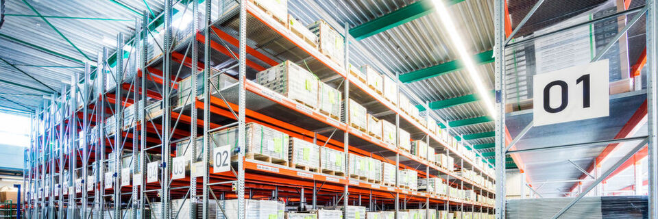 Die META MULTIBLOC Verschieberegalanlage mit bis zu 1400 Palettenstellplätzen. Die META MULTIBLOC Verschieberegalanlage mit bis zu 1400 Palettenstellplätzen.