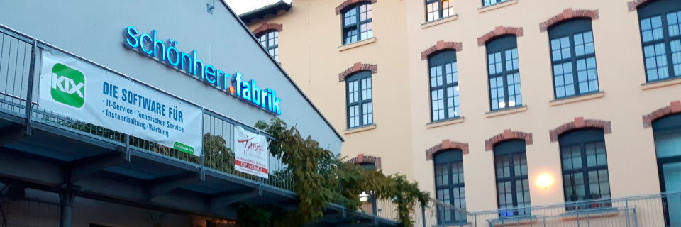 In den neu gestalteten Räumen der einstigen Webmaschinenfabrik Schönherr in Chemnitz hat auch Cape IT seinen Firmensitz. Hier fand die Anwenderkonferenz zum zehnjährigen Bestehen statt. In den neu gestalteten Räumen der einstigen Webmaschinenfabrik Schönherr in Chemnitz hat auch Cape IT seinen Firmensitz. Hier fand die Anwenderkonferenz zum zehnjährigen Bestehen statt.