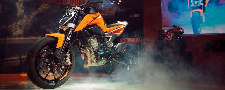 Der KTM 790 Duke Prototyp wurde in Mailand enthüllt. Der KTM 790 Duke Prototyp wurde in Mailand enthüllt.