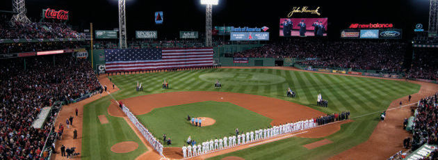 Fenway Park, Stadion der Boston Red Sox: Eine IoT-Lösung erlaubt präzise Wettervorhersagen, damit Spielabsagen minimiert werden können. Fenway Park, Stadion der Boston Red Sox: Eine IoT-Lösung erlaubt präzise Wettervorhersagen, damit Spielabsagen minimiert werden können.