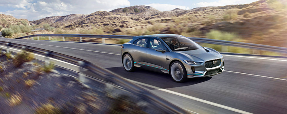 Jaguar hat in Los Angeles mit dem I-Pace Concept sein erstes Elektro-SUV vorgestellt. Jaguar hat in Los Angeles mit dem I-Pace Concept sein erstes Elektro-SUV vorgestellt.