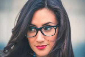„Kauf ich, kauf ich nicht?“ Bei jedem Kauf ringen Vernunft und Belohnungszentrum in unserem Kopf um die Oberhand – und lassen uns ordentlich grübeln! „Kauf ich, kauf ich nicht?“ Bei jedem Kauf ringen Vernunft und Belohnungszentrum in unserem Kopf um die Oberhand – und lassen uns ordentlich grübeln!