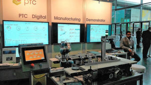 An dieser Demo-Station zeigte PTC ein Beispiel aus dem Bereich Industrie 4.0. Sobald ein Defekt oder Fehler auftritt, geben die Sensoren die Information an die ThingWorx-Software weiter, die die entsprechenden Messgrößen auf den Bildschirmen im Hintergrund anzeigt. Dort liest der Stationsüberwacher (der „Project Sigma Operator“) die Anomalie ab und benachrichtigt den Verantwortlichen, damit eine Maßnahme ergriffen wird. An dieser Demo-Station zeigte PTC ein Beispiel aus dem Bereich Industrie 4.0. Sobald ein Defekt oder Fehler auftritt, geben die Sensoren die Information an die ThingWorx-Software weiter, die die entsprechenden Messgrößen auf den Bildschirmen im Hintergrund anzeigt. Dort liest der Stationsüberwacher (der „Project Sigma Operator“) die Anomalie ab und benachrichtigt den Verantwortlichen, damit eine Maßnahme ergriffen wird.
