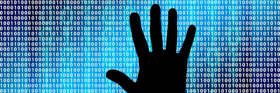 PoisonTap attackiert gesperrte Systeme, stiehlt Informationen und richtet eine Backdoor ein - alles für den Preis eines Raspberry Pi Zeros. PoisonTap attackiert gesperrte Systeme, stiehlt Informationen und richtet eine Backdoor ein - alles für den Preis eines Raspberry Pi Zeros.