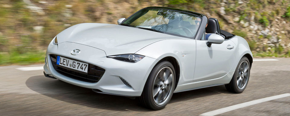 Die vierte Generation des Mazda MX 5 ist optisch und technisch der Neuzeit anpasst. Die vierte Generation des Mazda MX 5 ist optisch und technisch der Neuzeit anpasst.