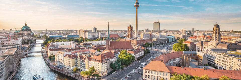 Berlins Zukunft wird sich auch in den Bereichen eGovernment und Verwaltungsmodernisierung entscheiden Berlins Zukunft wird sich auch in den Bereichen eGovernment und Verwaltungsmodernisierung entscheiden