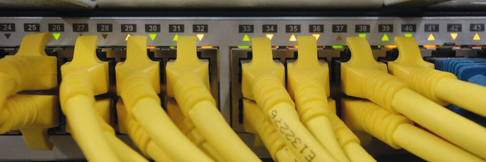 Einsparmöglichkeit bei Ethercat: Programmierbare SoC-Bausteine erzielen eine Ersparnis bei den Ausrüstungskosten, bieten mehr Vielseitigkeit und bescheren längere Lebenszyklen. Einsparmöglichkeit bei Ethercat: Programmierbare SoC-Bausteine erzielen eine Ersparnis bei den Ausrüstungskosten, bieten mehr Vielseitigkeit und bescheren längere Lebenszyklen.