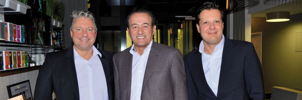 Die Rackspace-Manager (v. l.) Alex Fürst, Regional Leader DACH, Alex Pinchev, President Global Sales & Marketing, und Reinhard Waldinger, Managing Director International, haben ehrgeizige Pläne für den deutschsprachigen Raum. Die Rackspace-Manager (v. l.) Alex Fürst, Regional Leader DACH, Alex Pinchev, President Global Sales & Marketing, und Reinhard Waldinger, Managing Director International, haben ehrgeizige Pläne für den deutschsprachigen Raum.