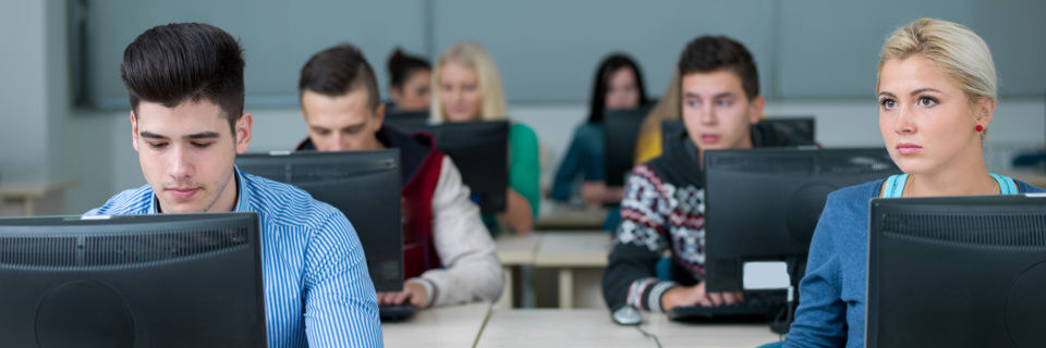Die Informatikausbildung in Klassenzimmer in ganz Europa zu bringen, soll die digitale Wirtschaft stärken. Die Informatikausbildung in Klassenzimmer in ganz Europa zu bringen, soll die digitale Wirtschaft stärken.