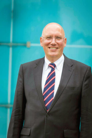 Prof. Michael Schenk, Institutsleiter des Fraunhofer-IFF sieht potenzielle Anwendungsszenarien von Big-Data-Technologien unter anderem in der Lagertechnik. Prof. Michael Schenk, Institutsleiter des Fraunhofer-IFF sieht potenzielle Anwendungsszenarien von Big-Data-Technologien unter anderem in der Lagertechnik.