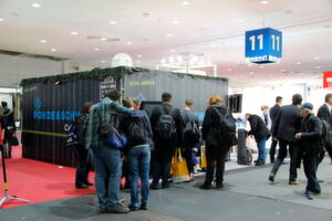 Der Recrutainment-Spezialist young targets GmbH entwickelte das Recruiting Event „Crack the Code“, welches erstmals in Zusammenarbeit mit der Rohde & Schwarz Cybersecurity auf der CeBIT durchgeführt wurde. Über 200 IT-Fachkräfte nahmen an dem Format teil und konnten Ihr Fachwissen und Teamfähigkeit unter Beweis stellen. Der Recrutainment-Spezialist young targets GmbH entwickelte das Recruiting Event „Crack the Code“, welches erstmals in Zusammenarbeit mit der Rohde & Schwarz Cybersecurity auf der CeBIT durchgeführt wurde. Über 200 IT-Fachkräfte nahmen an dem Format teil und konnten Ihr Fachwissen und Teamfähigkeit unter Beweis stellen.