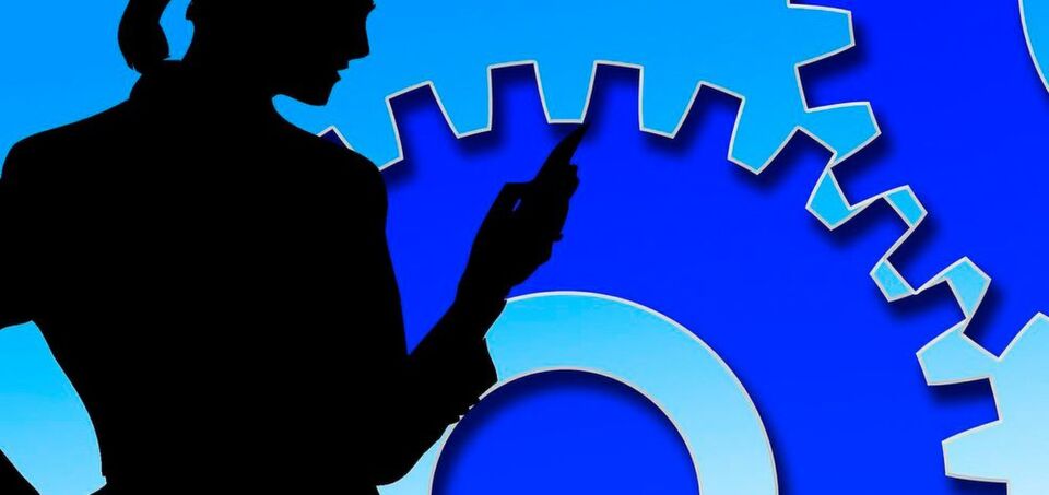 71 Prozent der befragten Behörden geben die Qualifizierung von Führungskräften und Mitarbeitern in digitalen Kompetenzen als relevante Herausforderung an 71 Prozent der befragten Behörden geben die Qualifizierung von Führungskräften und Mitarbeitern in digitalen Kompetenzen als relevante Herausforderung an